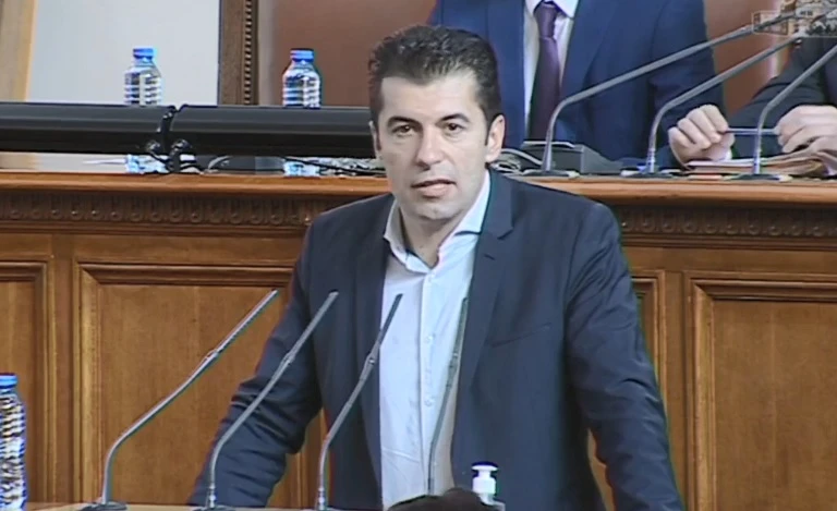 Няма да отстъпим от националната ни позиция за Северна Македония.