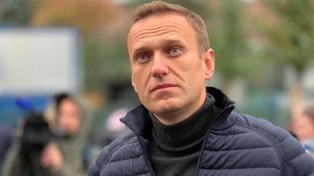 Алексей Навални, излежаващ присъдата по делото Ив Роше и обвиняем