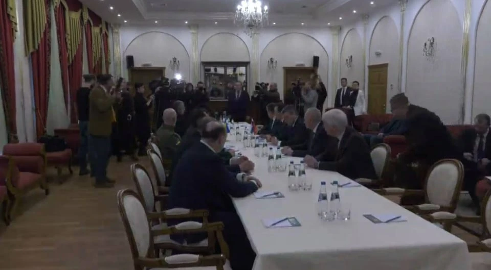 В Беларус започнаха преговори между делегациите на Русия и Украйна,