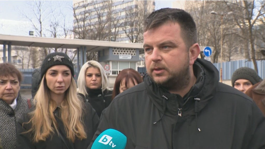 СНИМКА: bTVСъпругът на Севдалина Арнаудова разказа, че полицията се появила