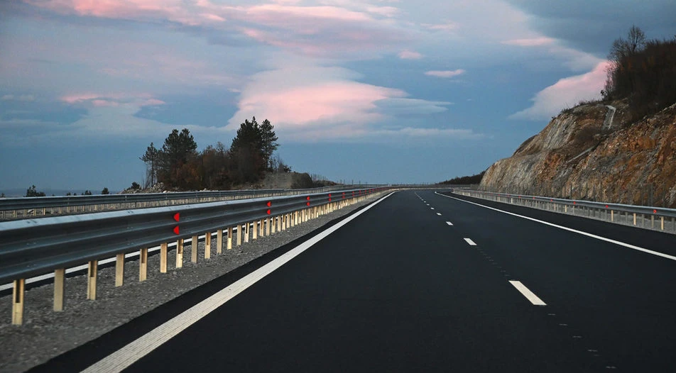 По-ниската скорост на магистралите се предлага от екологични съображения. Това
