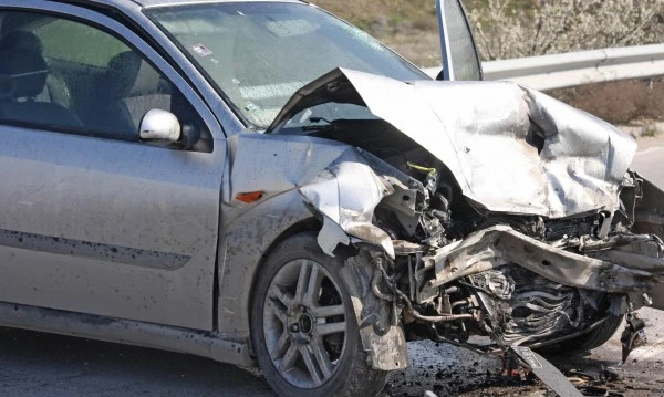 Двама души загинаха при пътен инцидент край Ловеч. Инцидентът е
