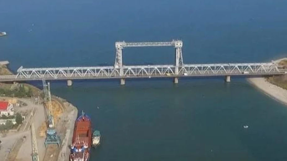 Руска ракета порази важен мост над река Днестър край Одеса,