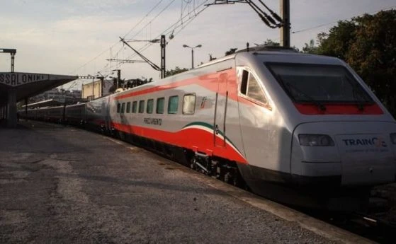 Бързоскоростен влак ще свързва Атина и Солун от 15 май.Очаква