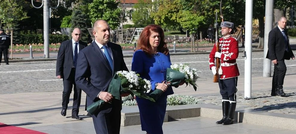 Днес от 10:00 ч. държавният глава Румен Радев и вицепрезидентът