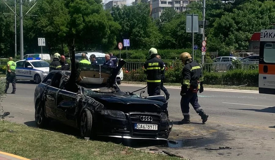 35-годишен мъж е в тежко състояние след катастрофа в София. Две
