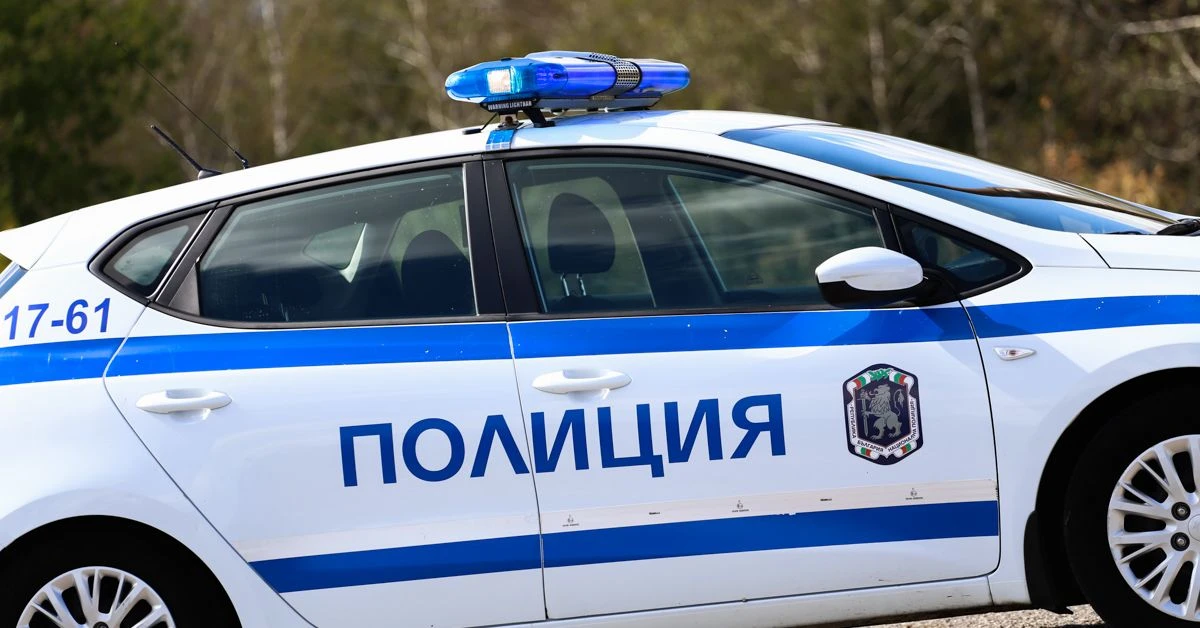 Жена загина в катастрофа край Черноочене.Микробус и лек автомобил са
