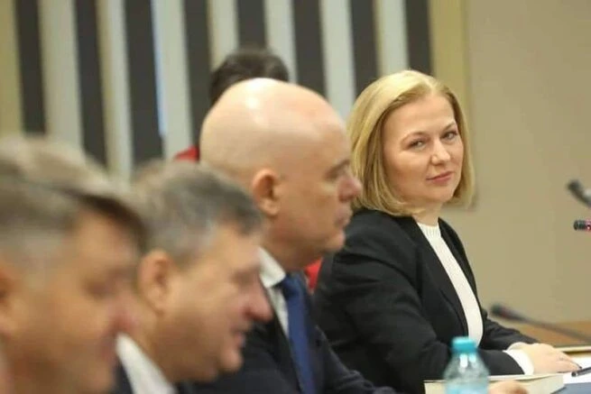 Министърът на правосъдието Надежда Йорданова обжалва днес определението на тричленния