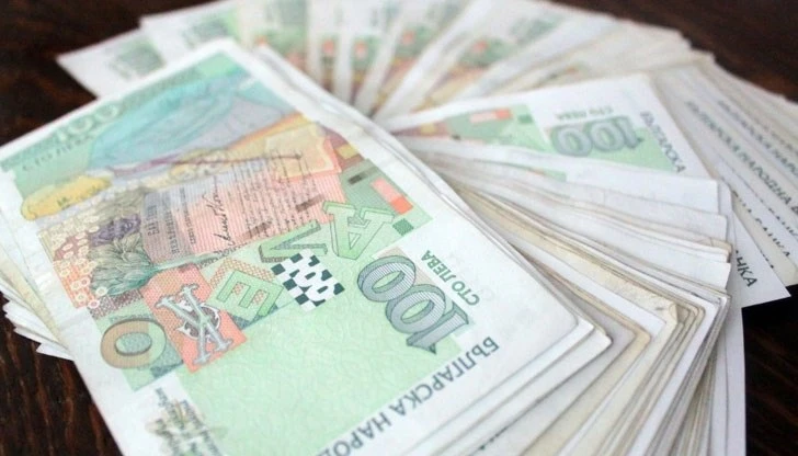 Младият мъж Владимир Симеонов намира 70 хиляди евро. Сума, която