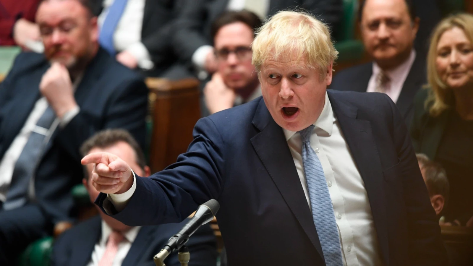 Британският премиер Борис Джонсън е оперирал синусите си под обща