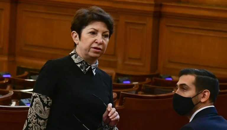 Депутатът Рена Стефанова се призна за виновна в това, че