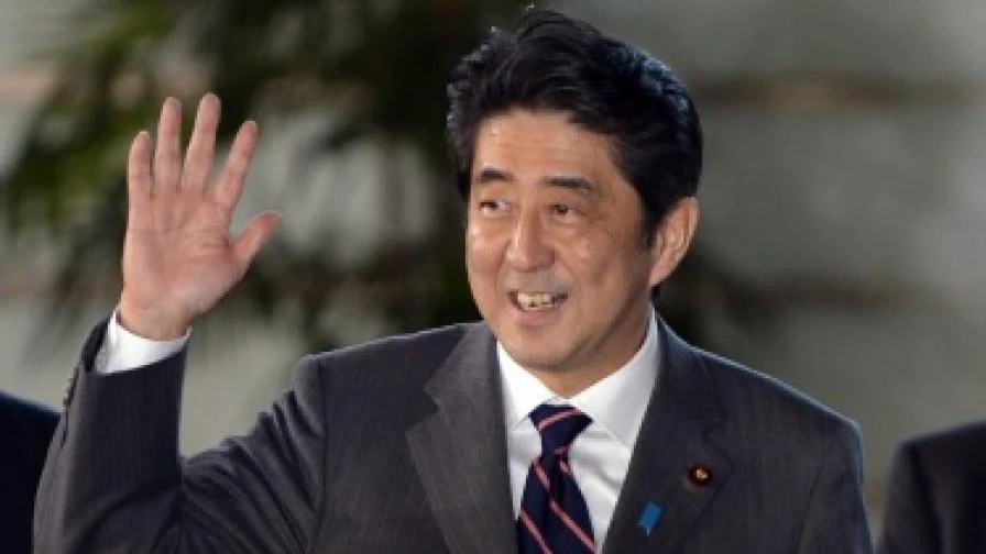 Бившият японски премиер Шиндзо Абе, който бе прострелян в гърба,