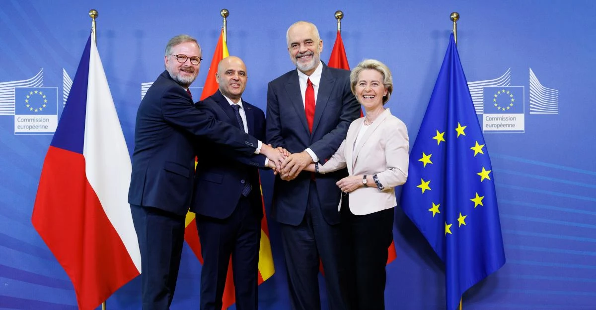 Преговорите с Албания и Северна Македония за присъединяване към Европейския