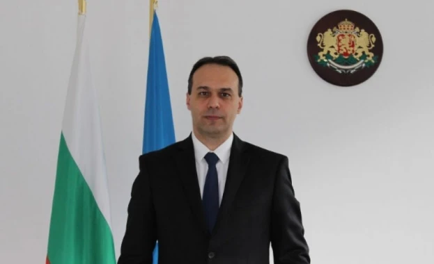 Министърът на отбраната в оставка Драгомир Заков обяви, че е