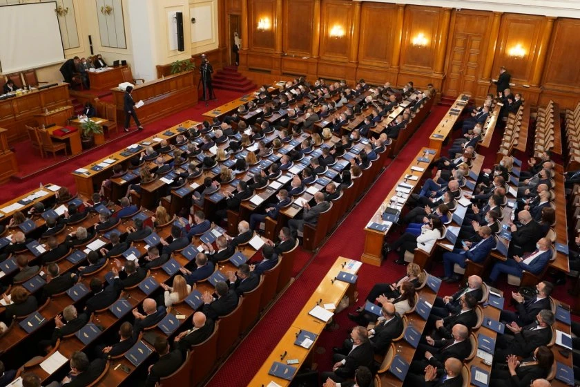 Парламентът не събра кворум за начало на заседанието при първия