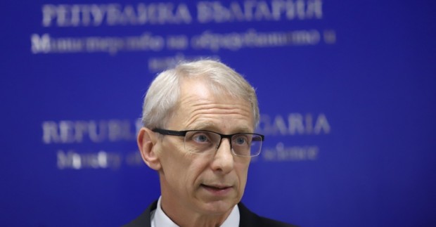 Образователният министър в оставка Николай Денков няма да участва в