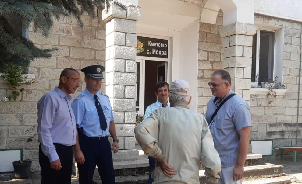 Районната прокуратура в Пловдив задържа двама мъже на на 31
