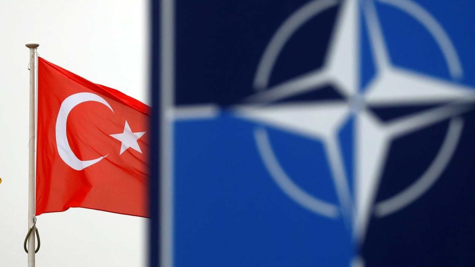 Съюзното сухопътно командване на НАТО изтри туит, поздравяващ Турция за