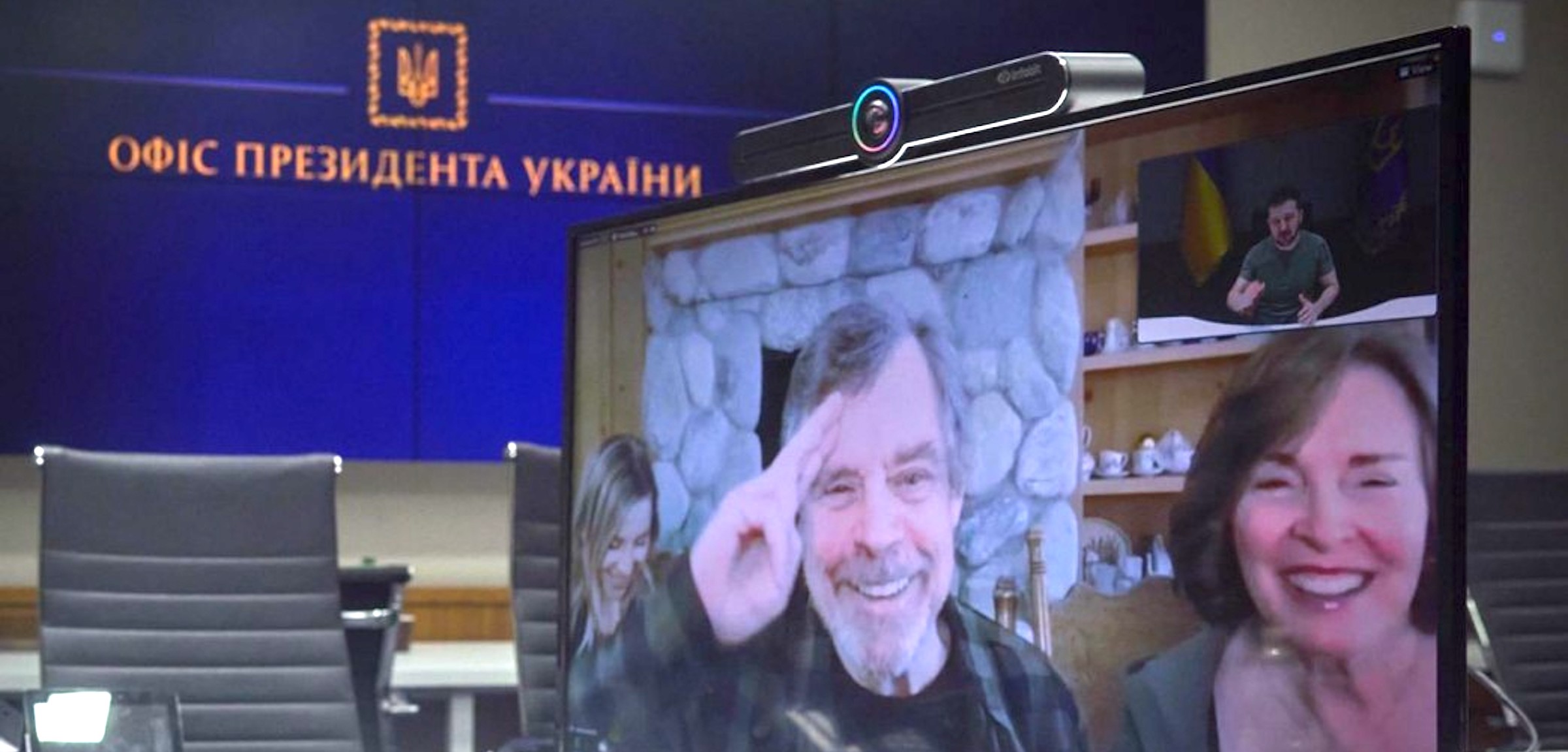 Актьорът от Междузвездни войни Марк Хамил сподели, че Украйна се