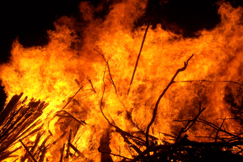 Пожар гори на територията на рудник 2 на Мини „Марица