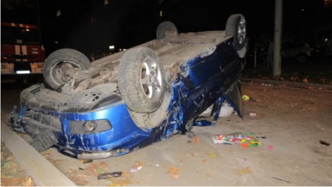 СНИМКА: bTVЛек автомобил катастрофира тежко в Русе.Инцидентът е станал около
