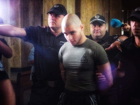 Прокурорският син Васил Михайлов е излизал 9 пъти, главно през