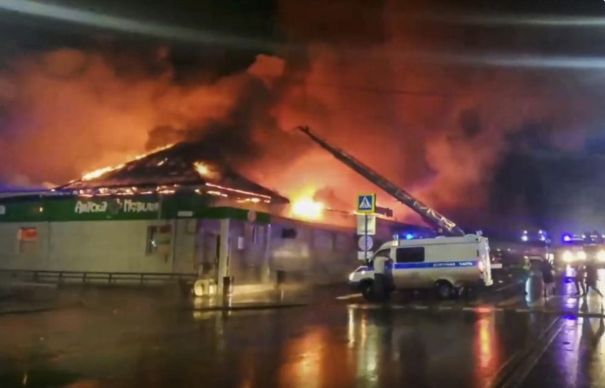 СНИМКА: БГНЕС При пожар в кафе-клуб в руския град Кострома