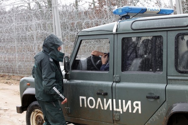 Тримата гранични полицаи, задържани в петък вечерта край Малко Търново,