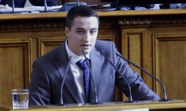 Явор Божанков офицално вече е независим депутат. Той е освободен