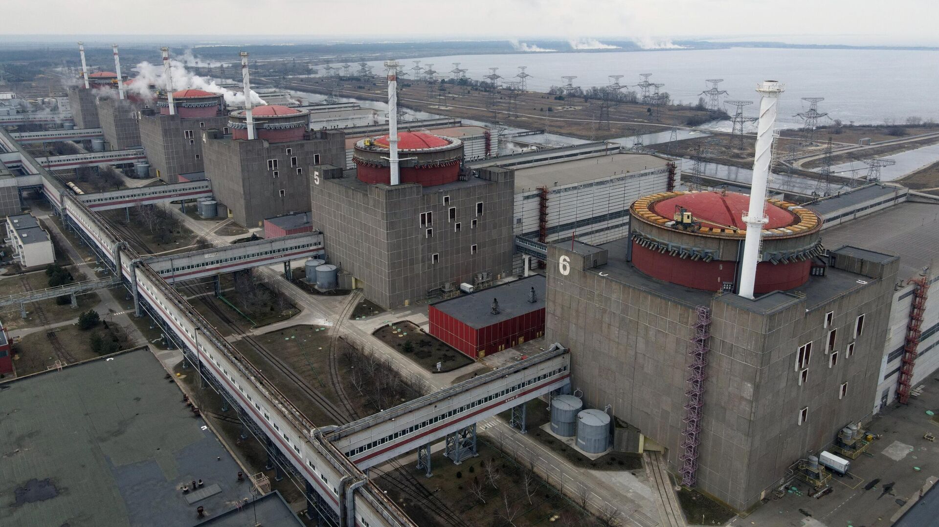 Обстрелът в района на Запорожката атомна електроцентрала „почти е спрял.Това