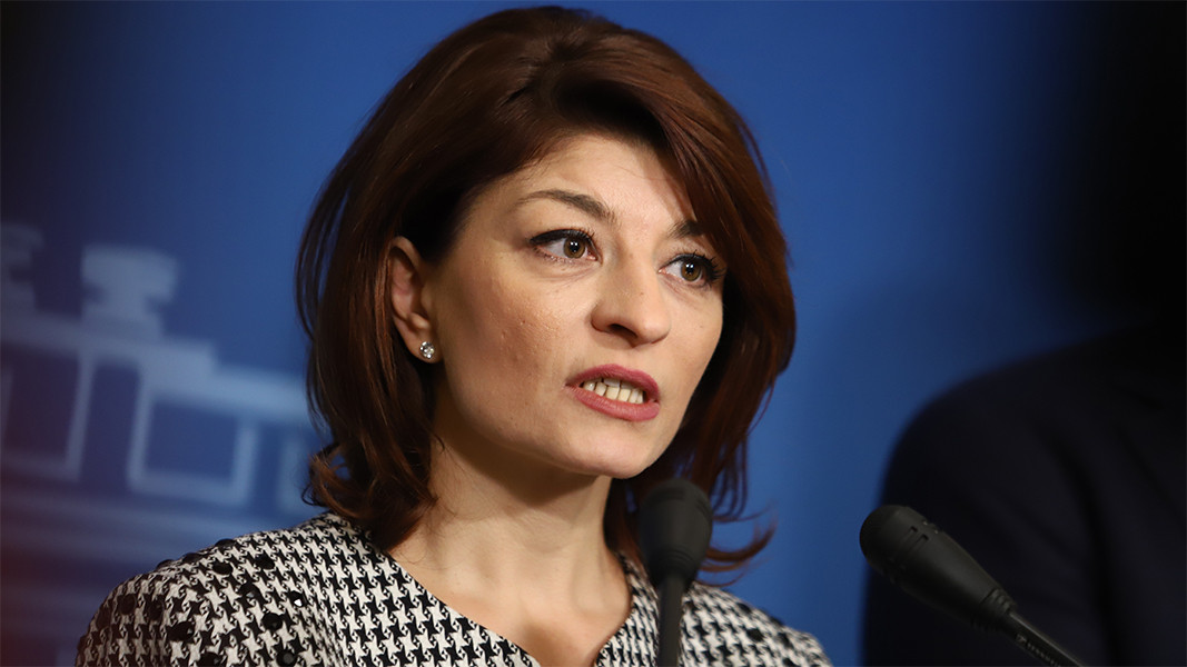 Председателят на ПГ на ГЕРБ Десислава Атанасова каза, че Продължаваме