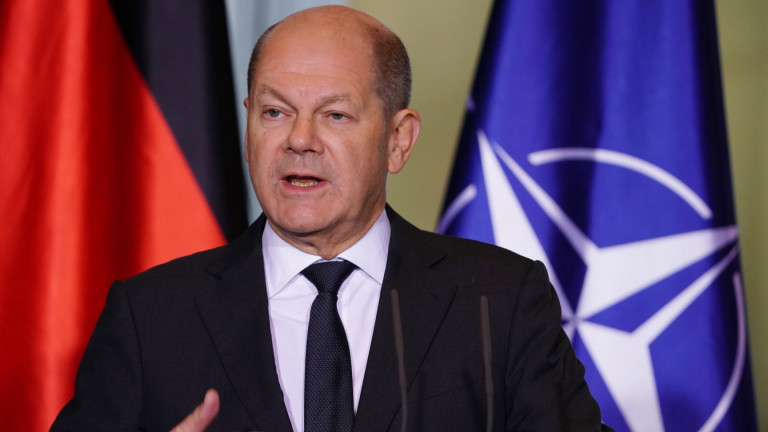 Германският канцлер изключи изпращането на бойни самолети в Украйна, само