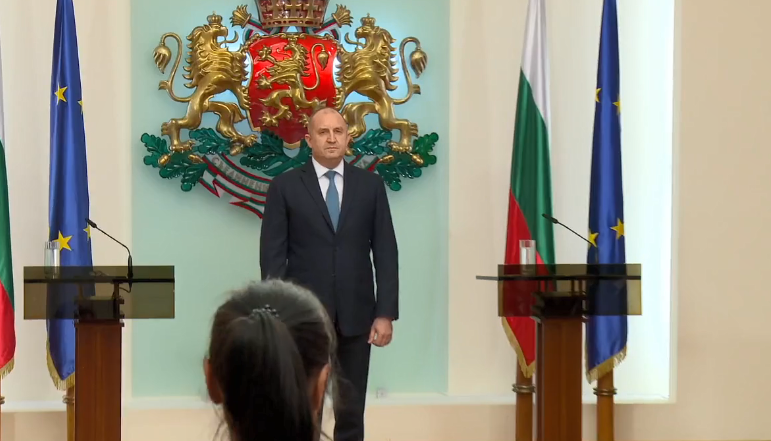 Президентът Румен Радев представя новото служебно правителство.Точно преди 6 месеца