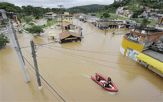 Наводненията и проливните дъждове, причинени от циклона Яку, са взели