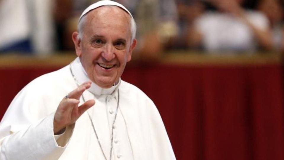 Изписаха папа Франциск след тридневен престой в лечебно заведение.Това съобщи