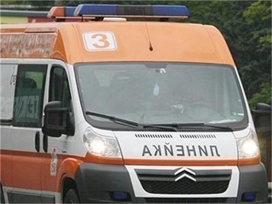 Тежък пътен инцидент е възникнал тази нощ в край Дупница.Катастрофата