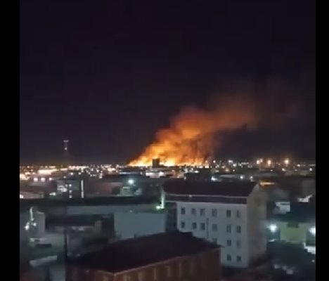 Огромен пожар избухна в град Тюмен в Сибир - руската