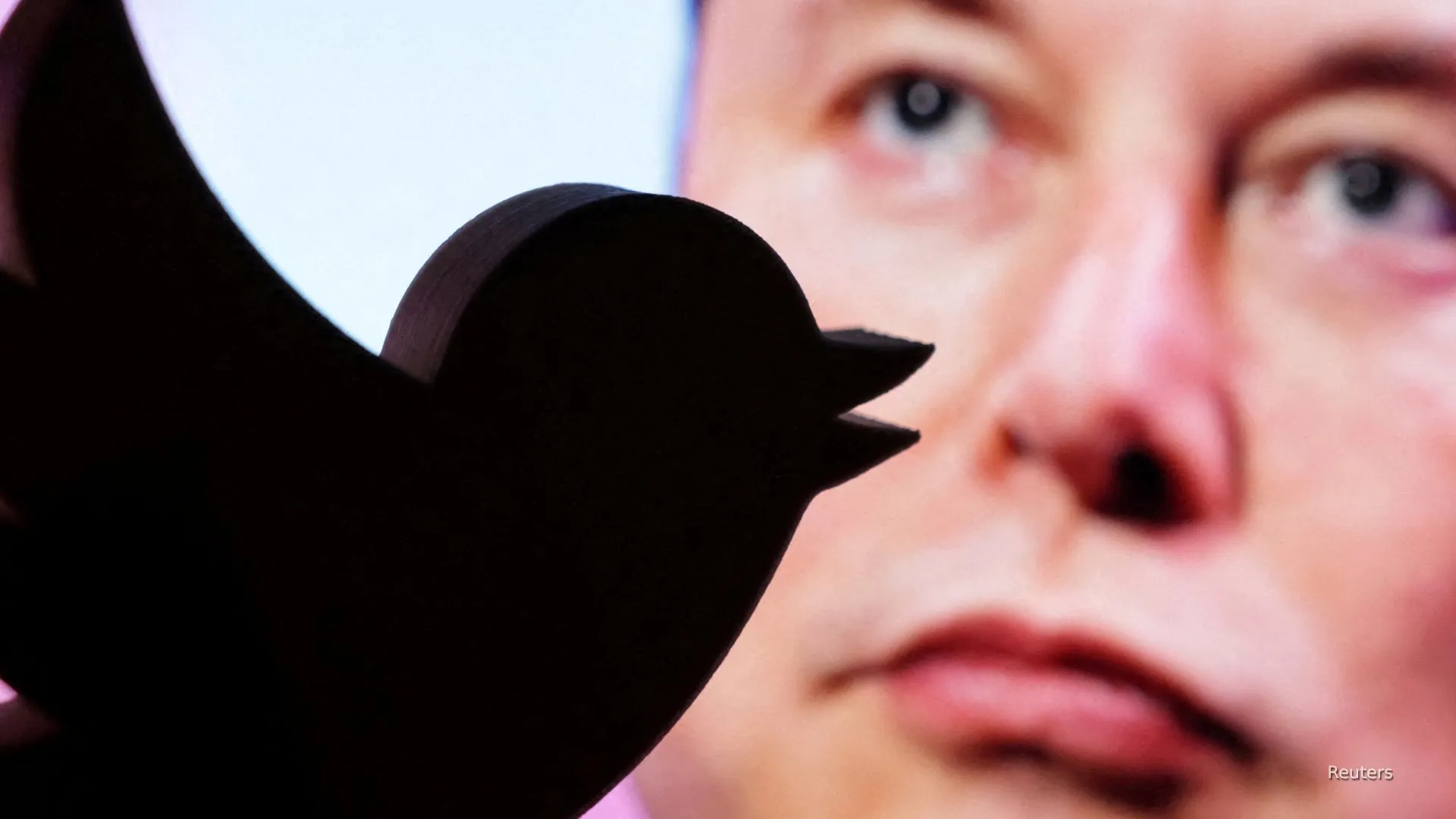 Главният изпълнителен директор на Twitter Илон Мъск твърди, че правителството