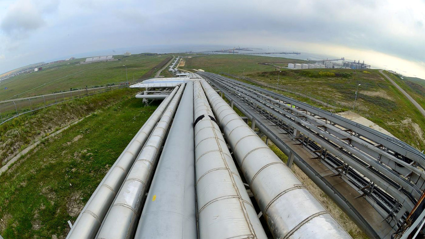 Износът на петрол от Русия нарасна през април до най-високото