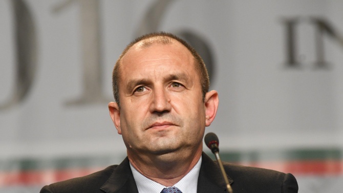 Държавният глава Румен Радев съобщи, че очаква ГЕРБ-СДС да дойдат