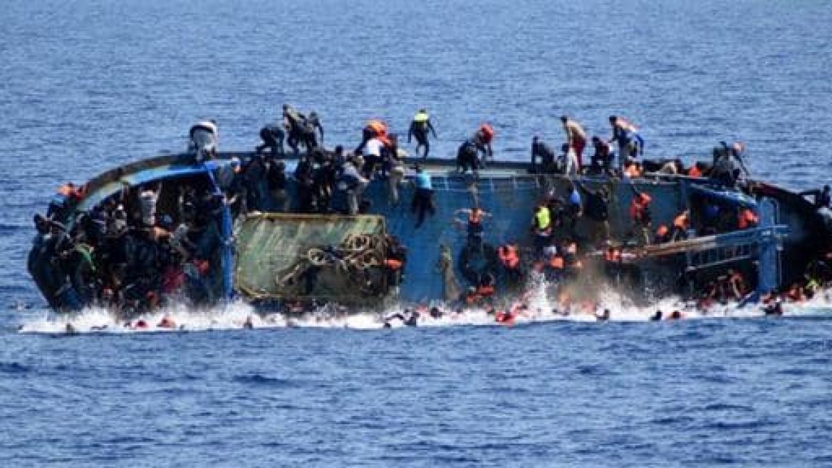 Най-малко 78 мигранти се удавиха, а 104 бяха спасени при