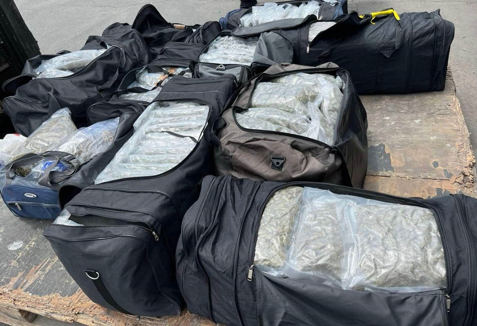 Митническите служители на Митнически пункт Лесово откриха 97, 952 кг
