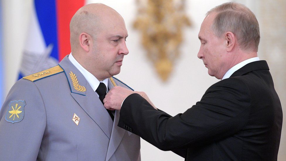 Генерал Сергей Суровикин, заместник-командващият руските военни операции в Украйна, е