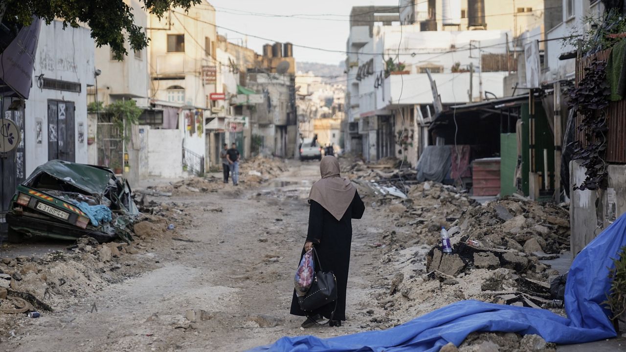 Хиляди избягаха от най-голямата военна операция на Израел в окупирания