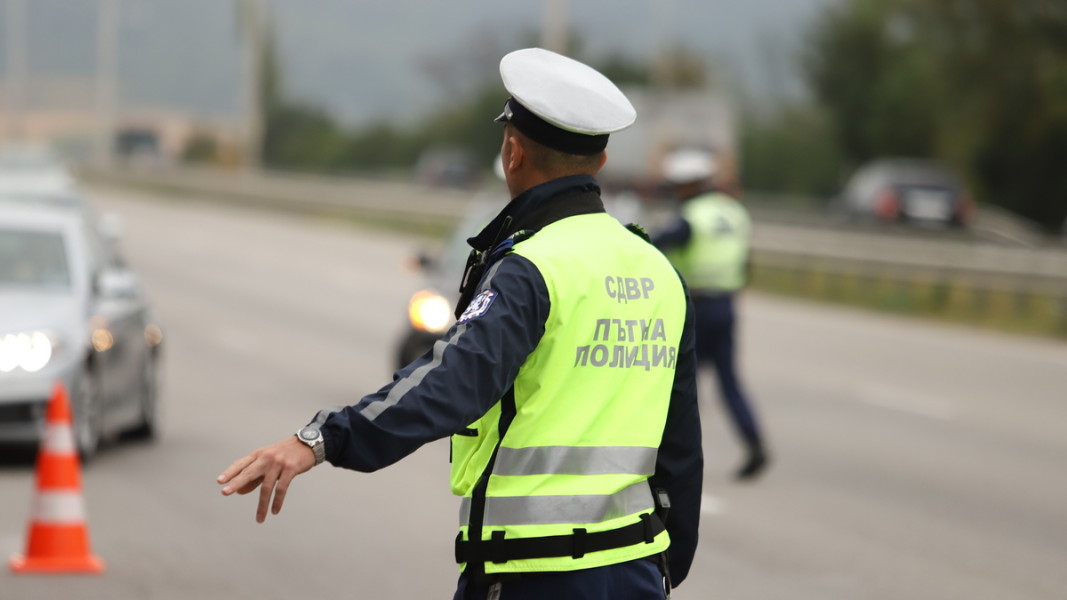 Пет леки катастрофи затрудняват движението на автомагистрала „Тракия“ в област