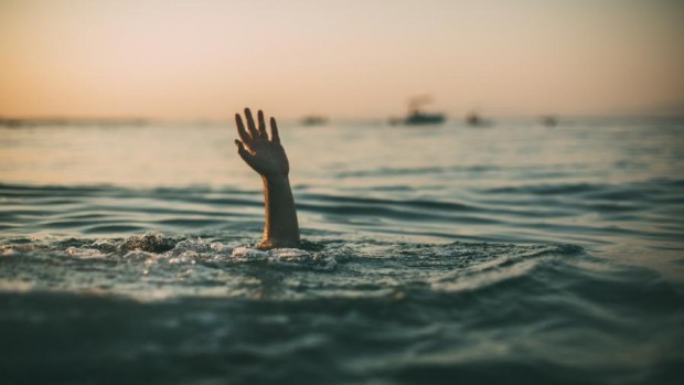 8-годишно дете се удави на неохраняем плаж в к.к. „Елените”.Трагедията