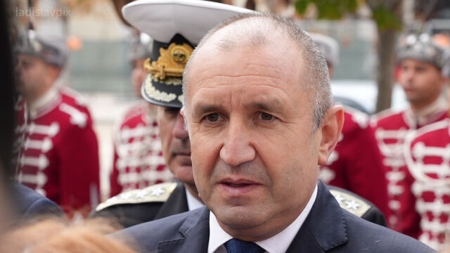 Президентът Румен Радев ще удостои с държавни отличия шестима българи