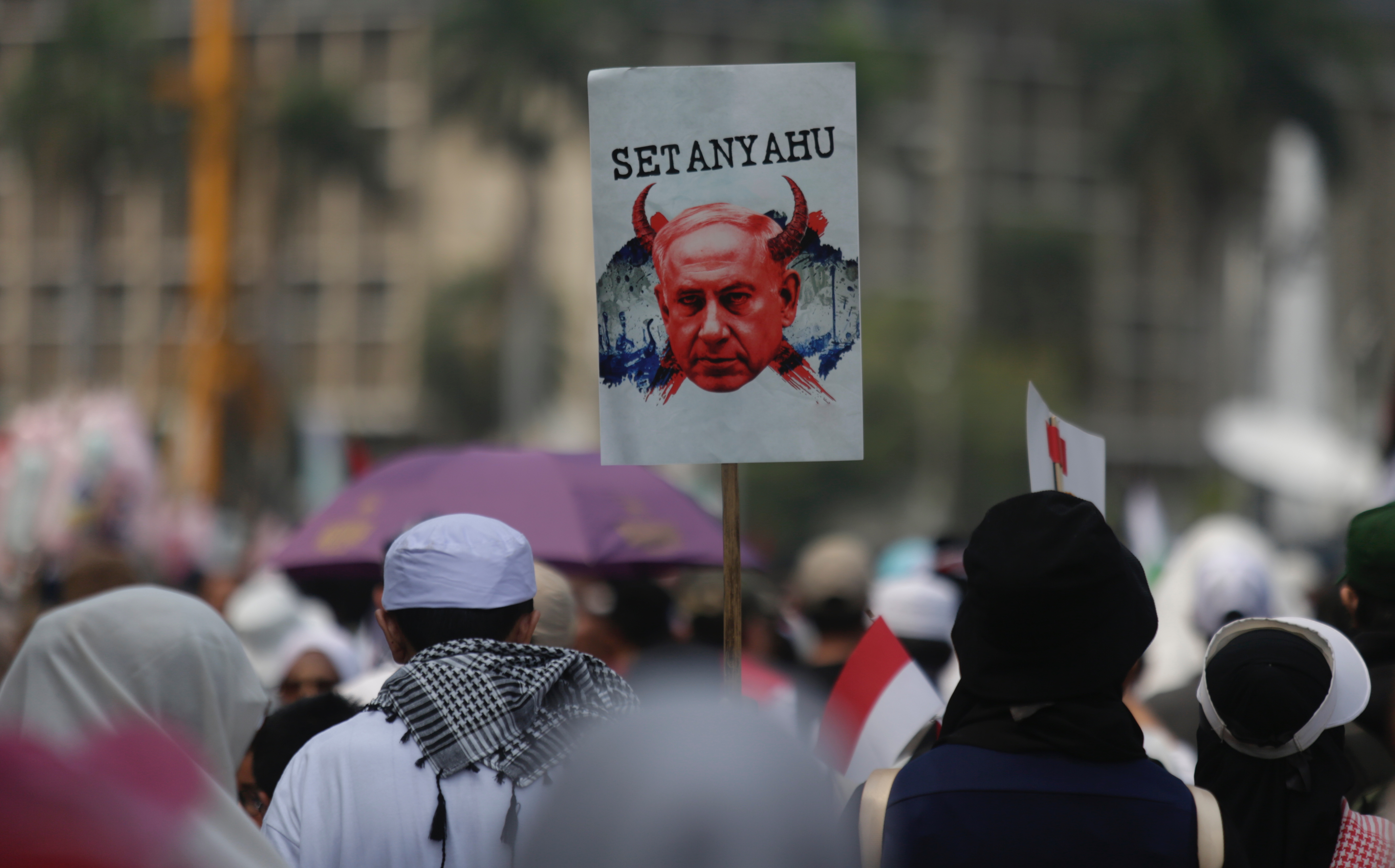 Стотици хора се събраха за оставката на израелския премиер Бенямин