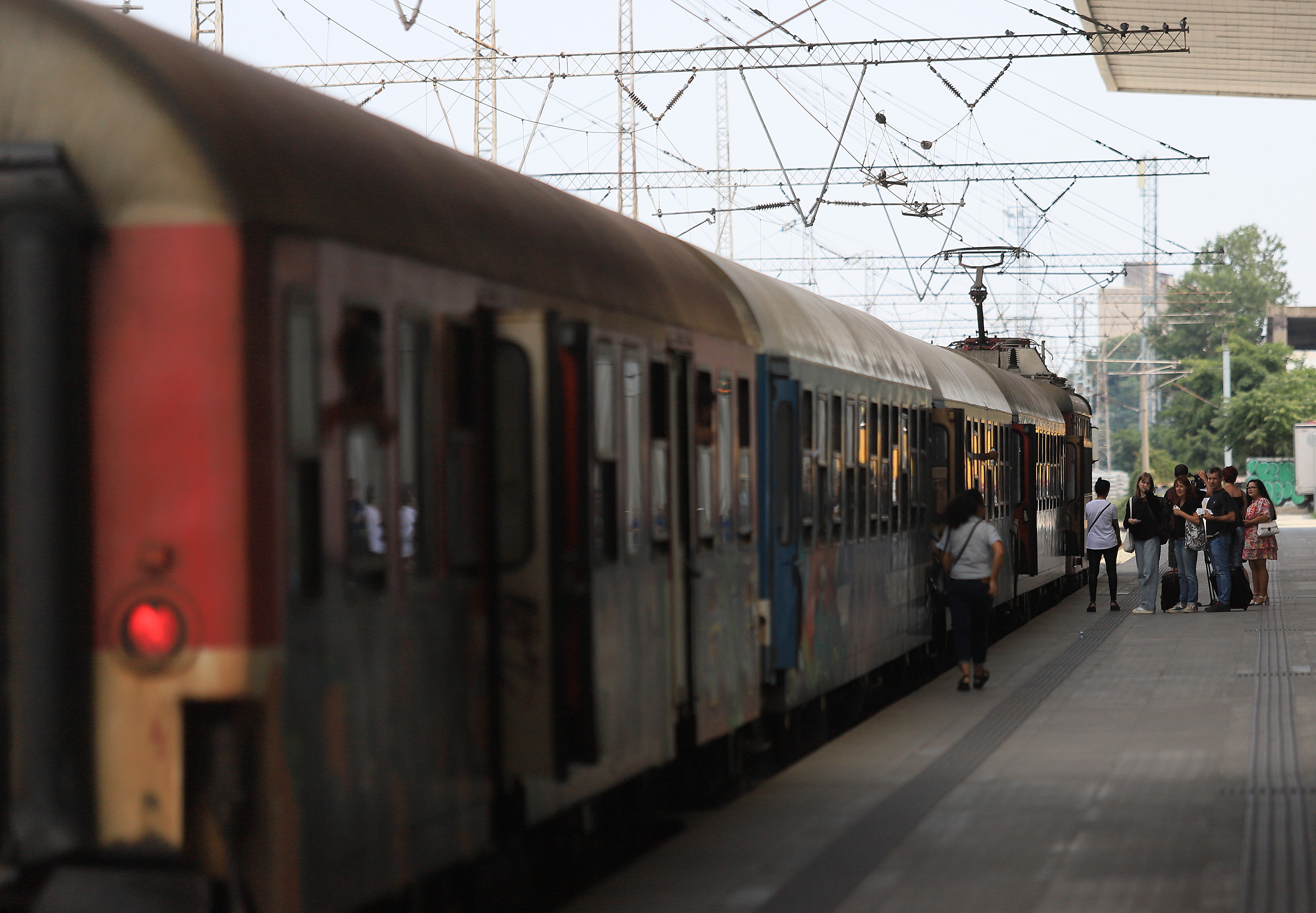 Възрастен мъж почина, пометен от влак в Русенско, съобщиха от