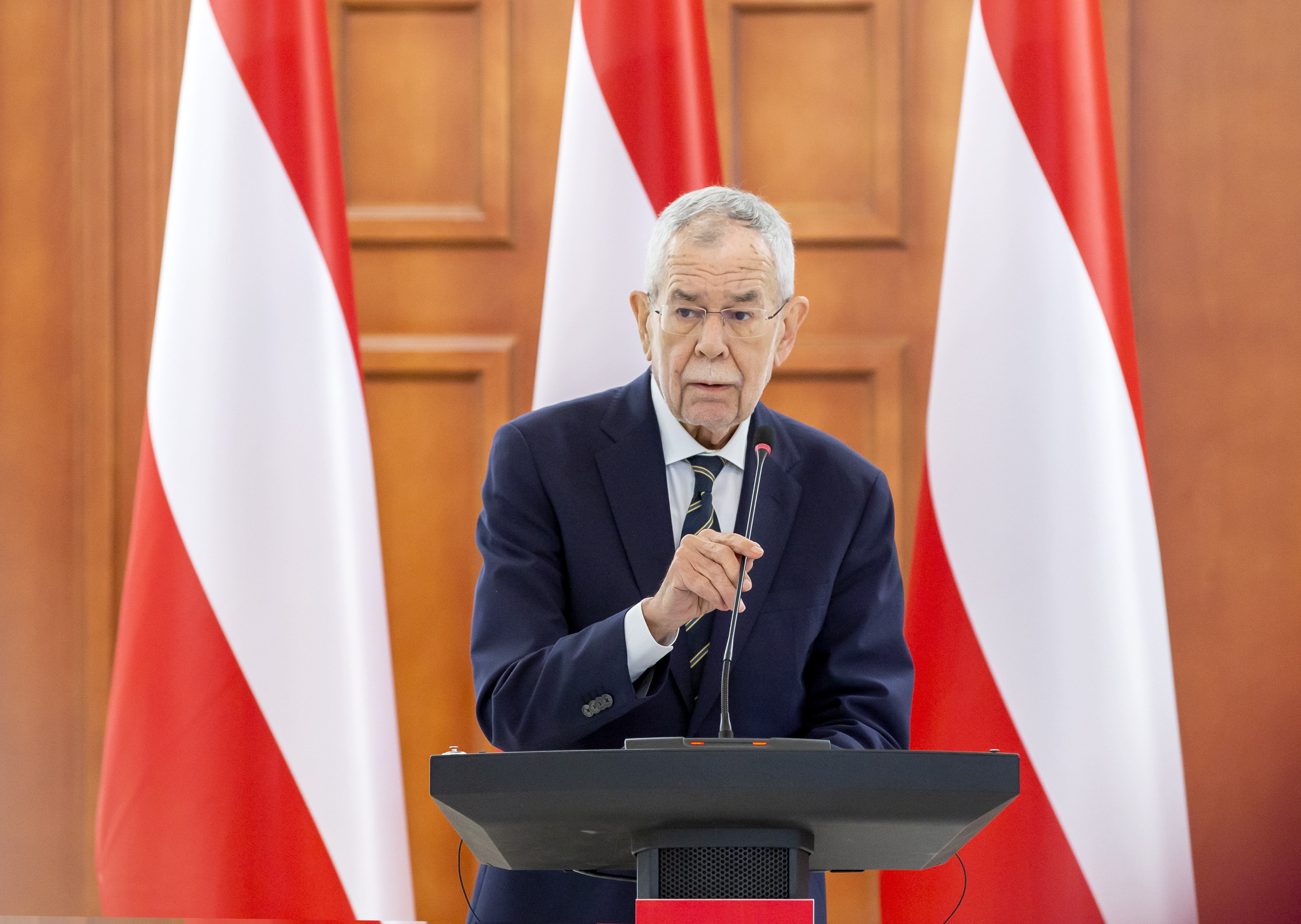 Президентът на Австрия Александър Ван дер Белен смята, че решението